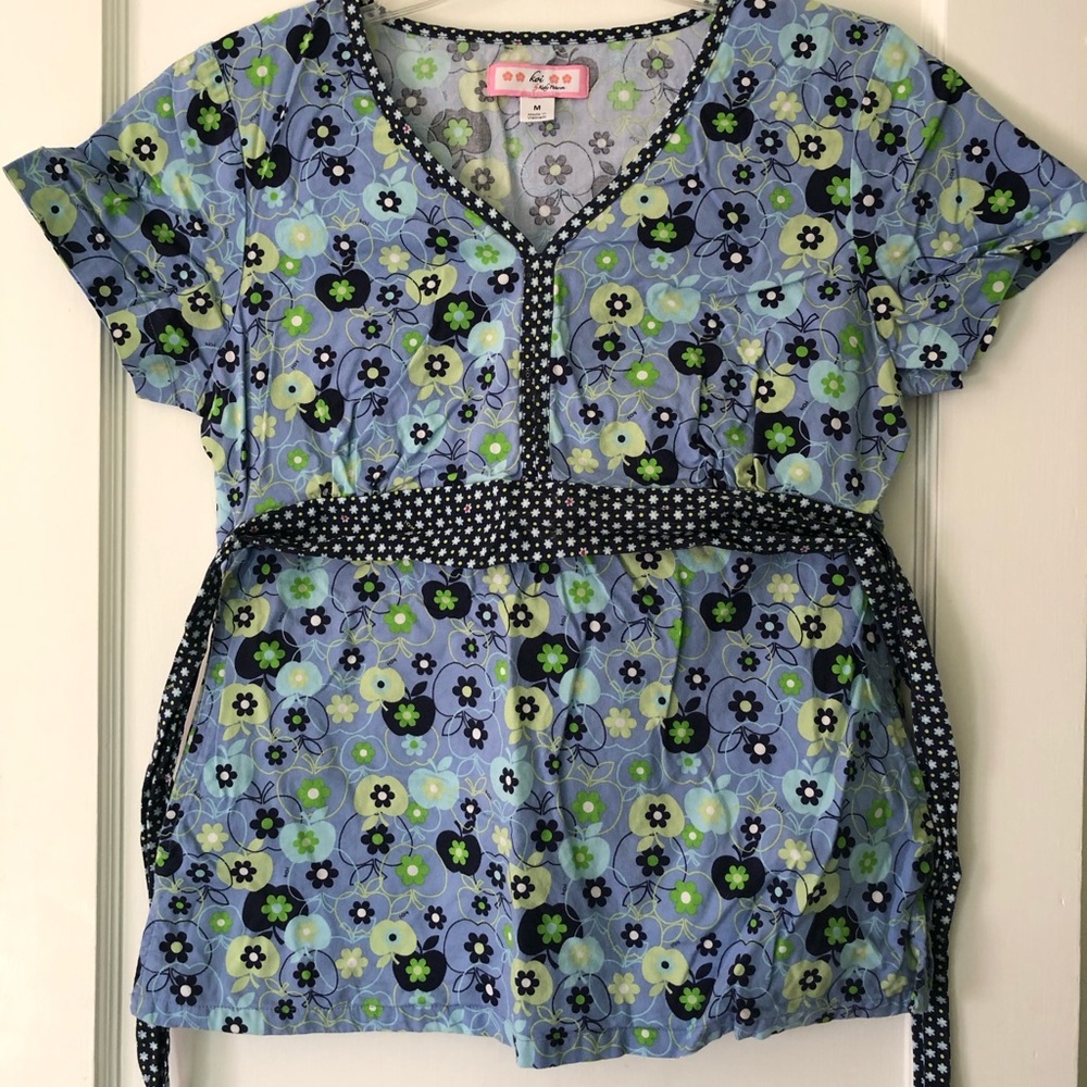 Vintage koi scrub top, M